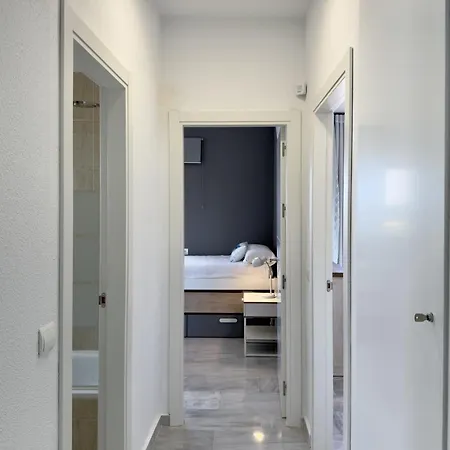 Entero - Con Piscina Privada Hébergement de vacances Marbellac