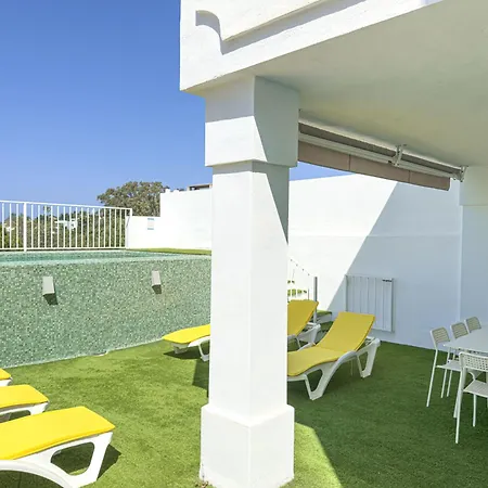 Entero - Con Piscina Privada Hébergement de vacances Marbellac